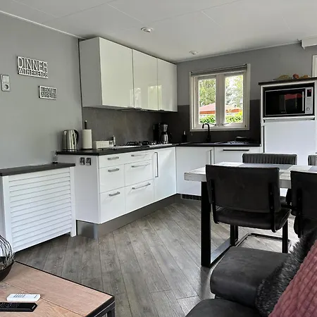 Chalet De Vrijheid Tussen En Garderen Putten